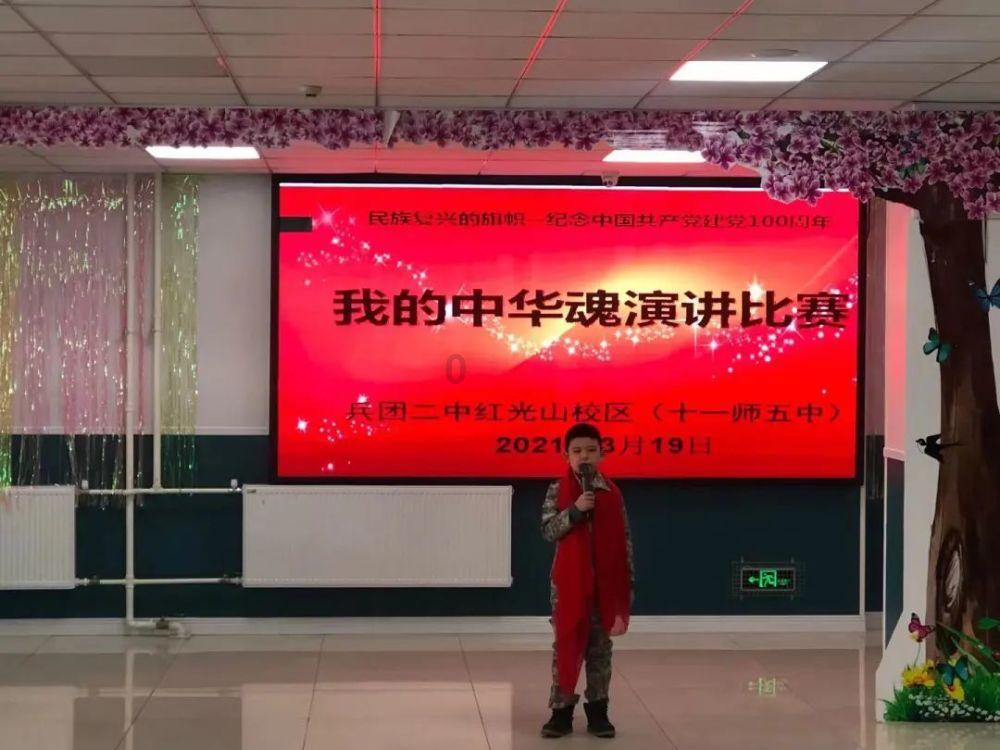 跨湖桥遗址发现的漆木弓,造型精美,但是挖掘出时并不知它的用途